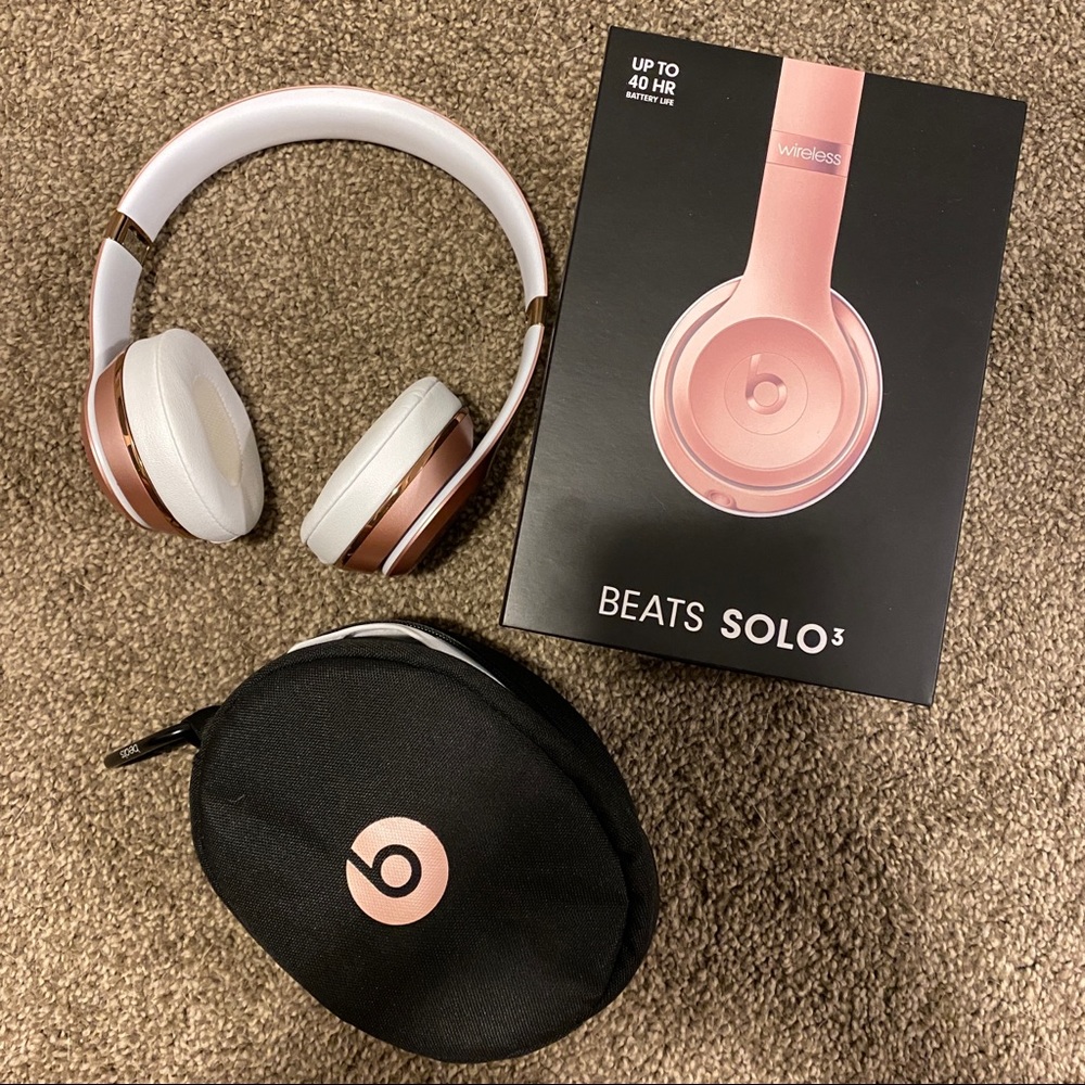 Beats Solo 3 Wireless On-Ear Headphones 40 Hour Battery, Case & Charger